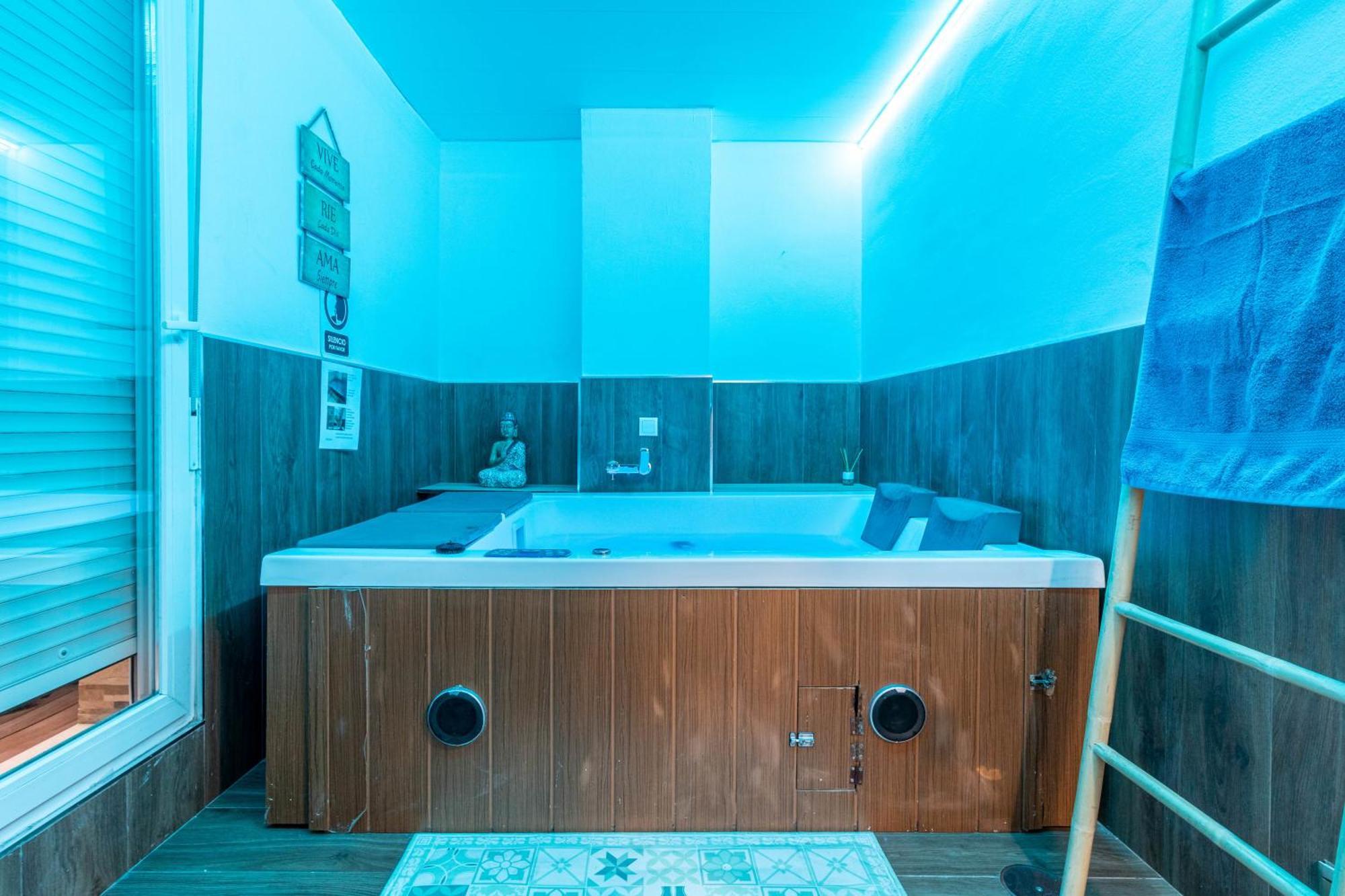 Lujo A Tu Alcance Con Spa Y Garaje Pleno Centro Huelva Exterior photo